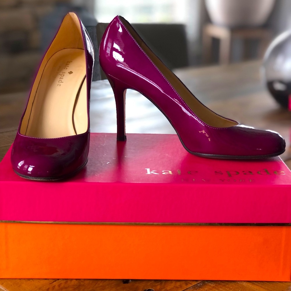 Kate Spade Karolina patent heel in African Violet. Size 6.5